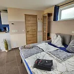 Nyaraló Baumhaus Und Tinyhaus